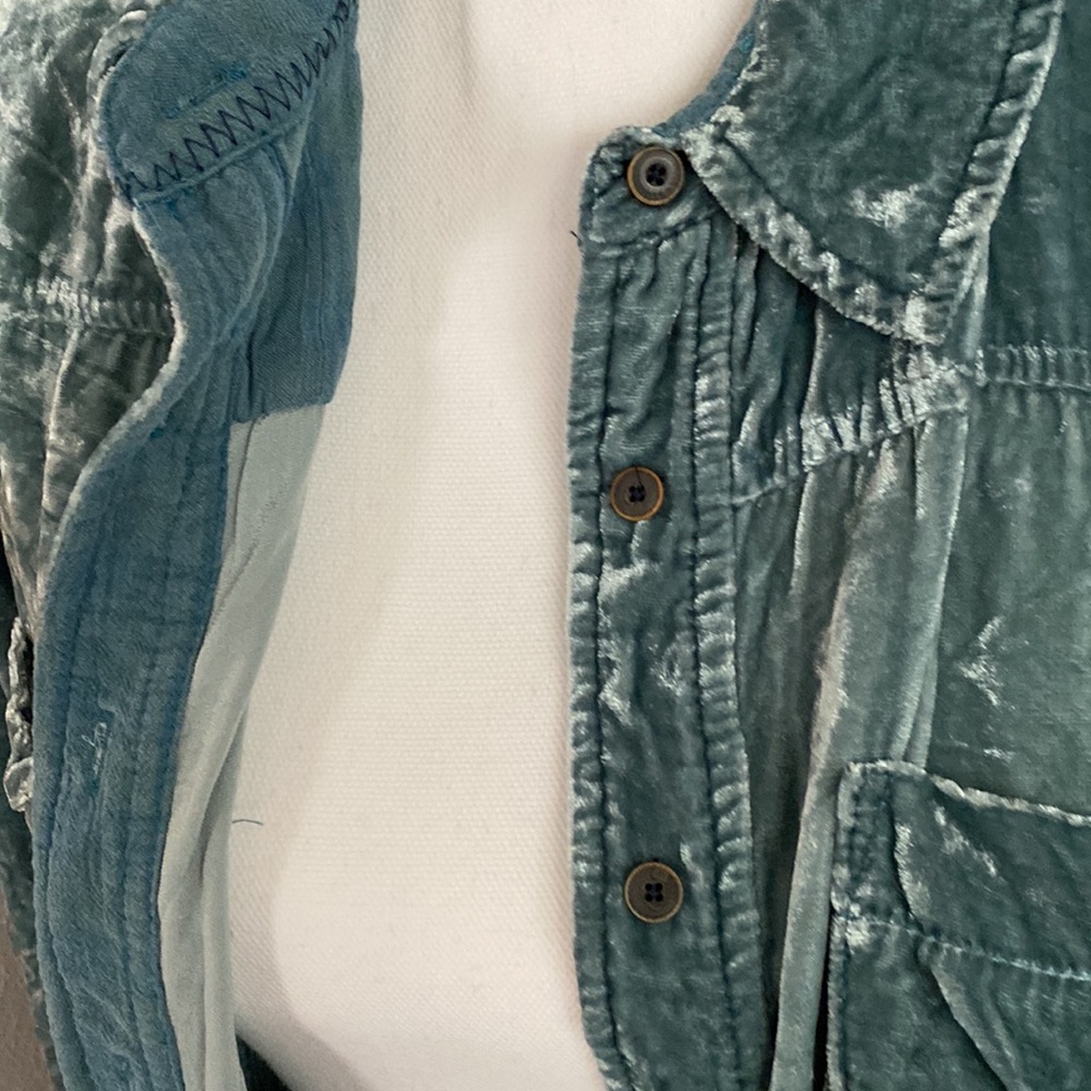 Beautiful crushed velvet blue top - Picture 4 of 6